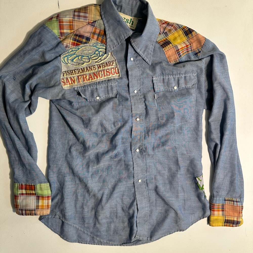 Fresh vintage Levi’s San Francisco Fishermans Wharf Denim Blue Plaid Shirt